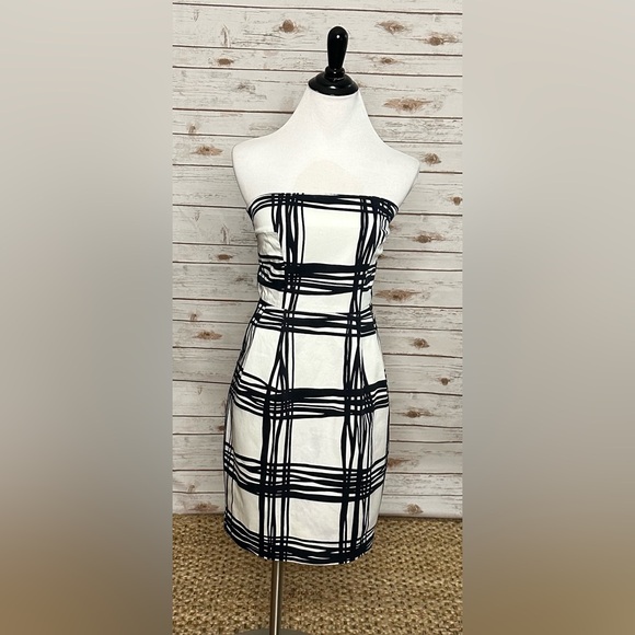 Express Dresses & Skirts - Express Design Studio strapless cocktail dress